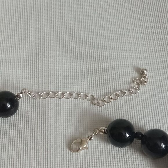 Black & Silver Acrylic Round Beaded Single Strand Adjustable Fashion Necklace - Picture 9 of 9